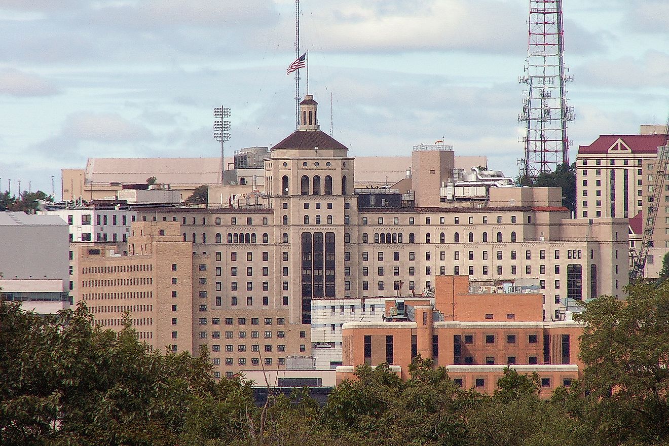 UPMC Presbyterian Hospital, Pittsburgh, as seen from Schenley Park. Image credit: Cbaile19/Wikimedia.org