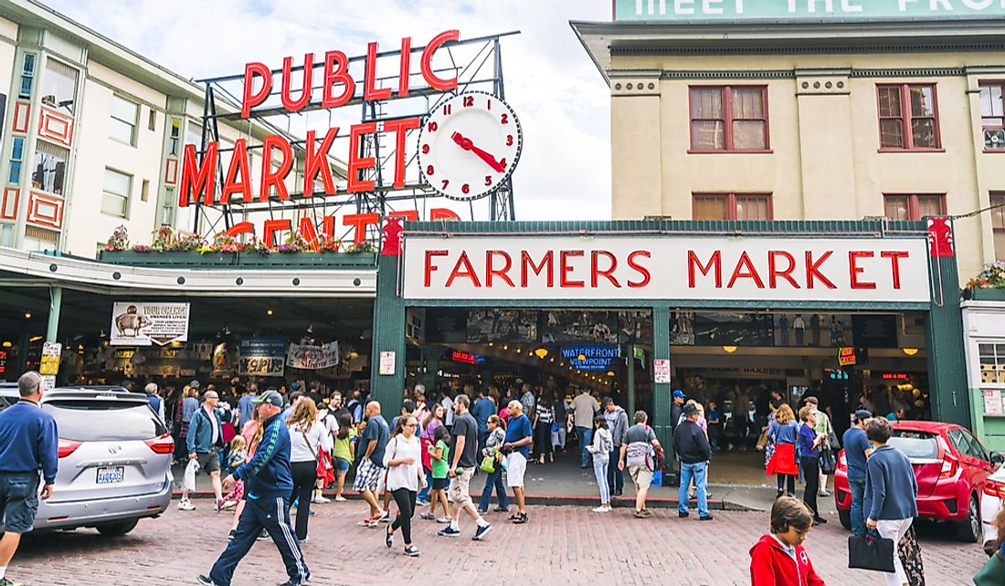 Crowd at the Pike Place Market in Seattle, Washington. Editorial credit: Checubus / Shutterstock.com