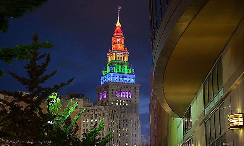  Cleveland's Terminal Tower illuminated in rainbow colours is the second tallest building in Ohio.