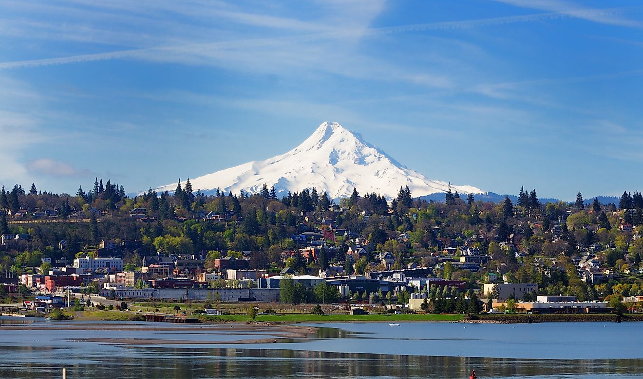  Hood River, Oregon: A rural mountain landscape with Mount Hood in the background.