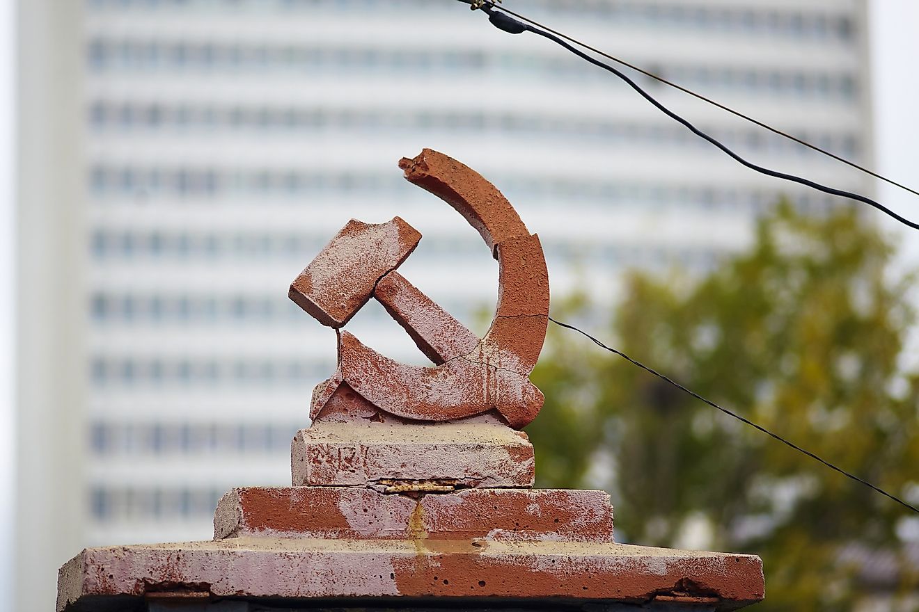 Broken symbol of the Soviet Union. Image credit:  Photobrutto/Shutterstock.com
