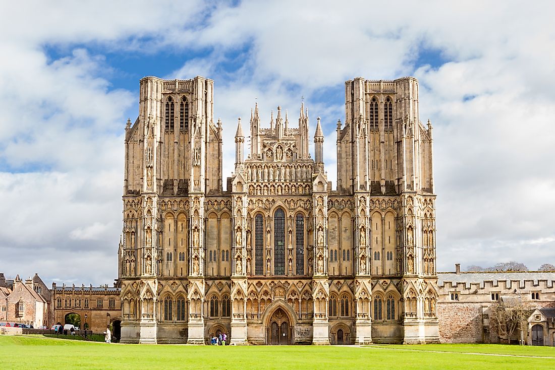 The Wells Cathedral is considered the most beautiful cathedral of medieval British history.