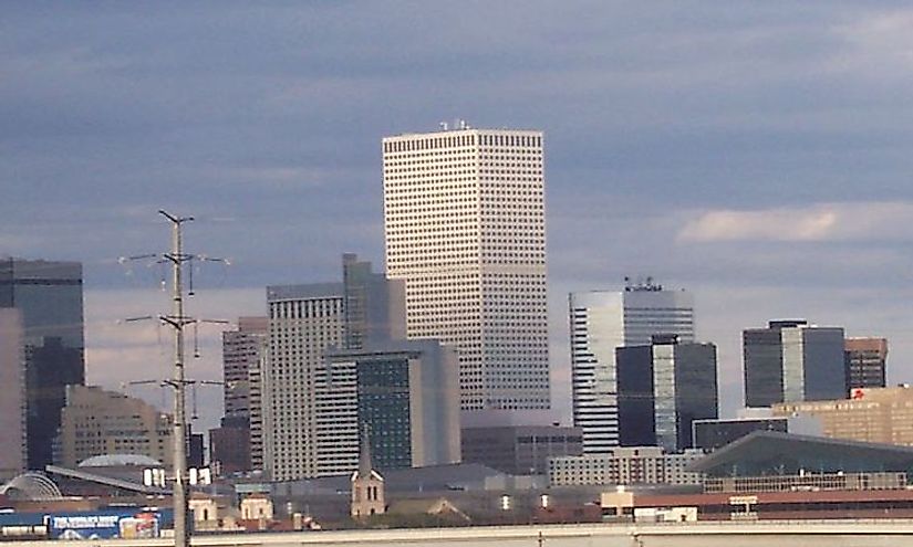 The skyline of Denver with the Republic Plaza as the tallest building.