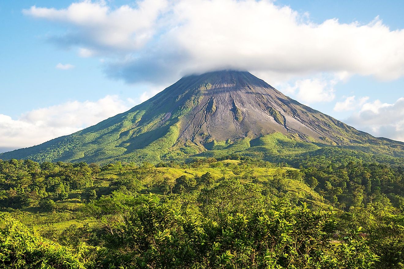 The Arenal volcano, Costa Rica. Image credit: Esdelval/Shutterstock