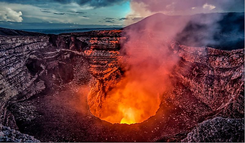 There are active volcanoes in Nicaragua. 