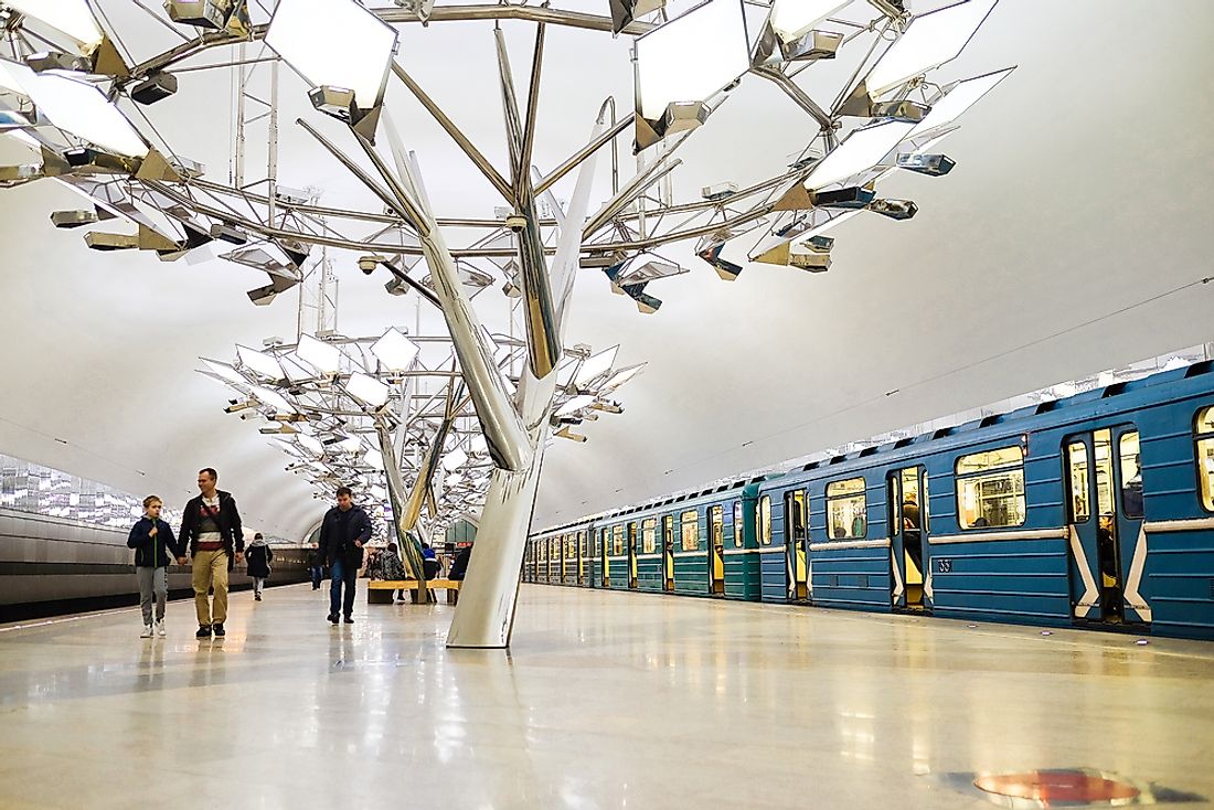 Passengers take the metro in Moscow, Russia. Editorial credit: Vereshchagin Dmitry / Shutterstock.com.