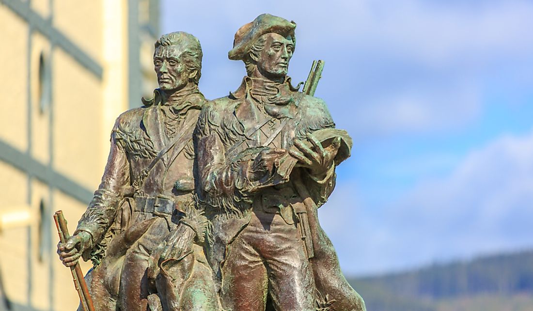 Bronze statue of Lewis and Clark on the Lewis and Clark Trail in Sesside, Oregon.  Editorial credit: Png Studio Photography / Shutterstock.com