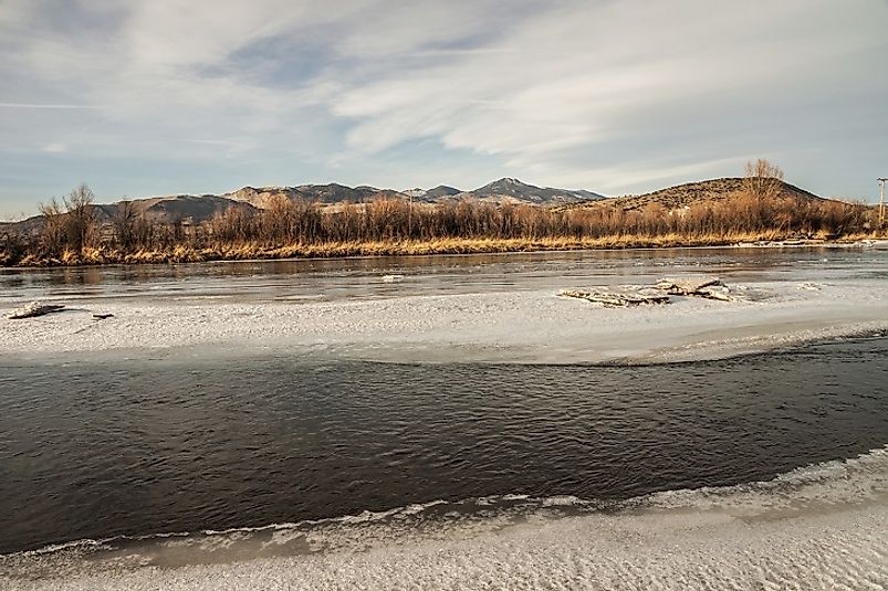 The Jefferson River flowing through the U.S. state of Montana in the wintertime.