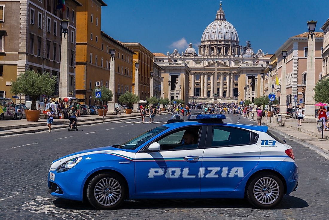 Police in Vatican City. Photo credit: bogdymol / Shutterstock.com.