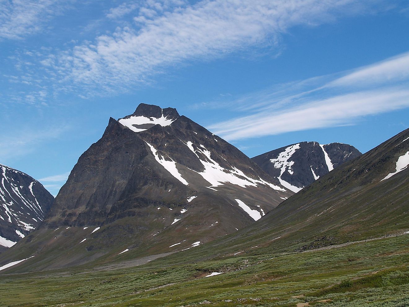 Kebnekaise is the tallest mountain found in Sweden. 