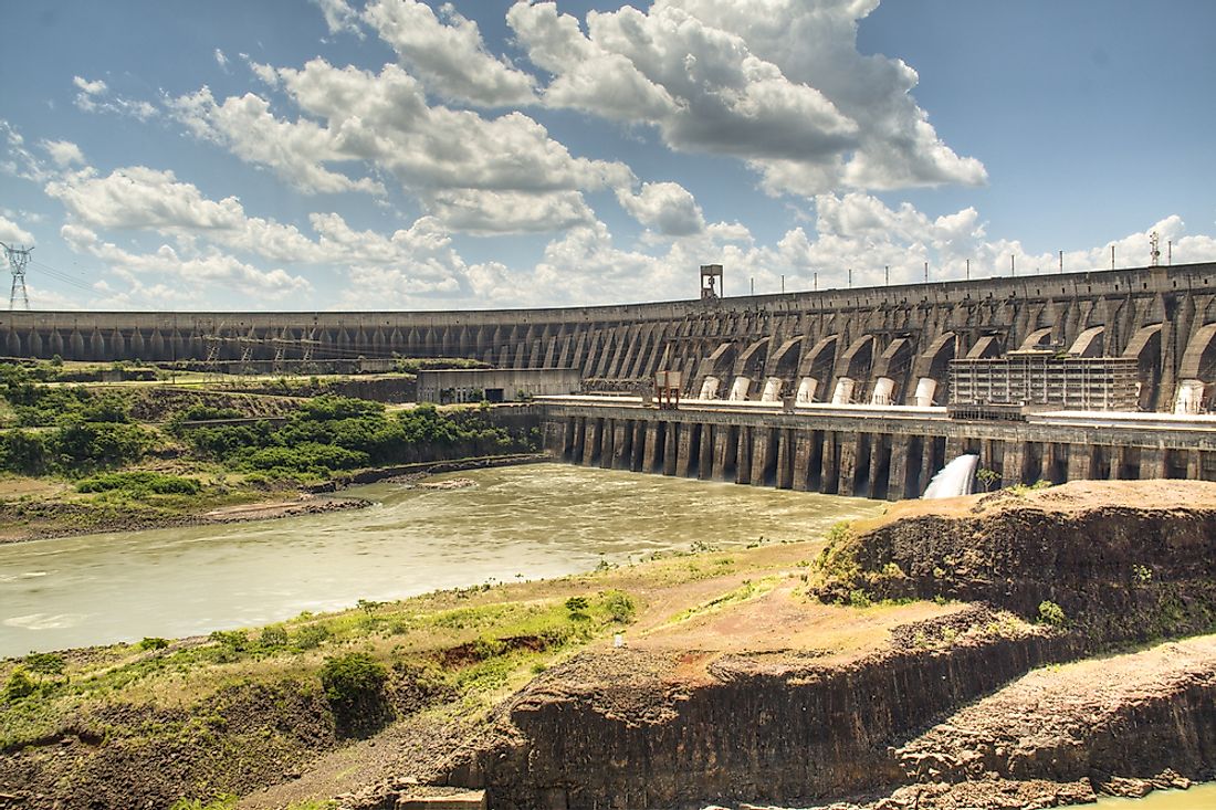 Itaipu Dam has a capacity of 430,000,000 cubic feet of water.