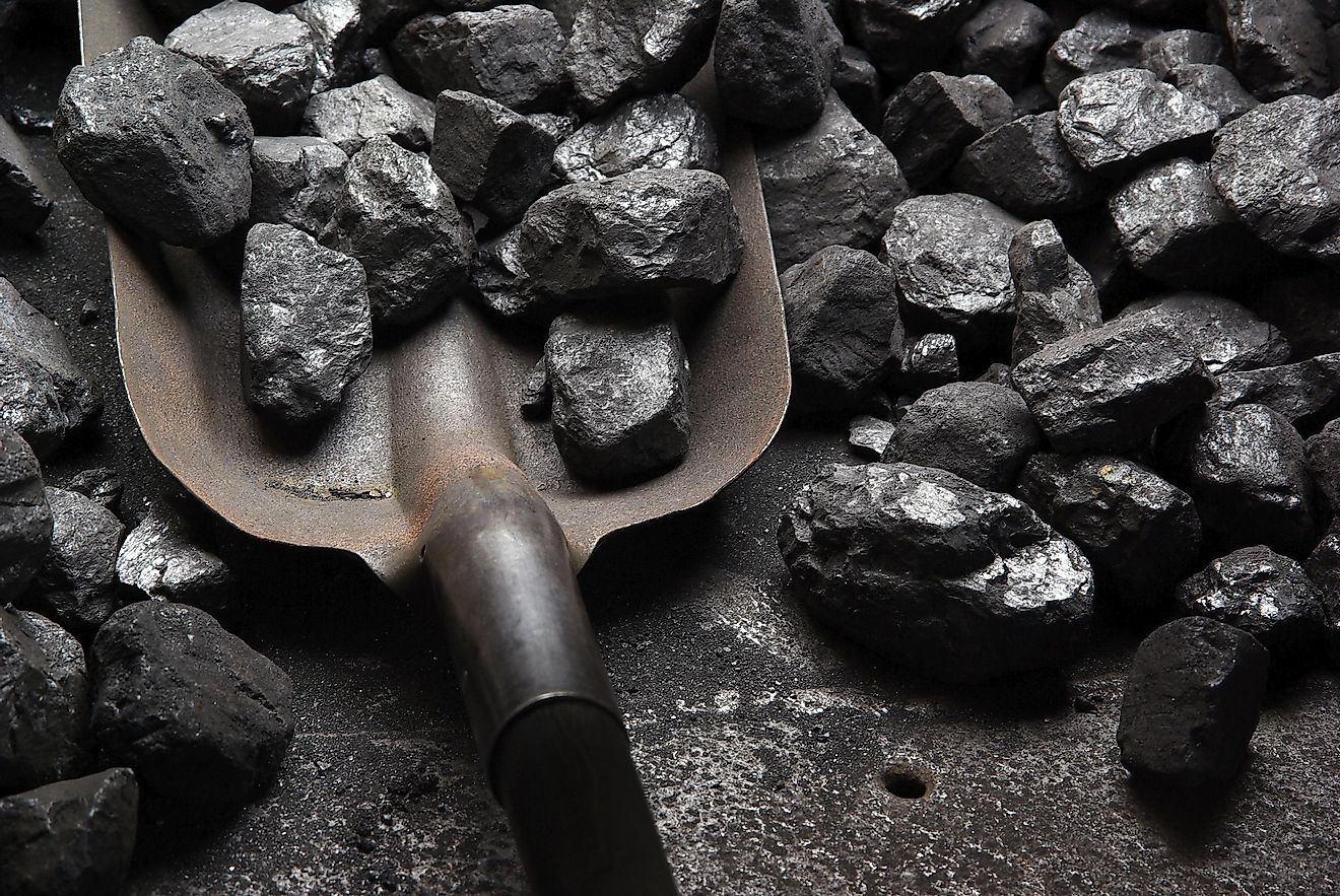 Large reserves in countries like China and the United States define them as global leaders in coal production.
