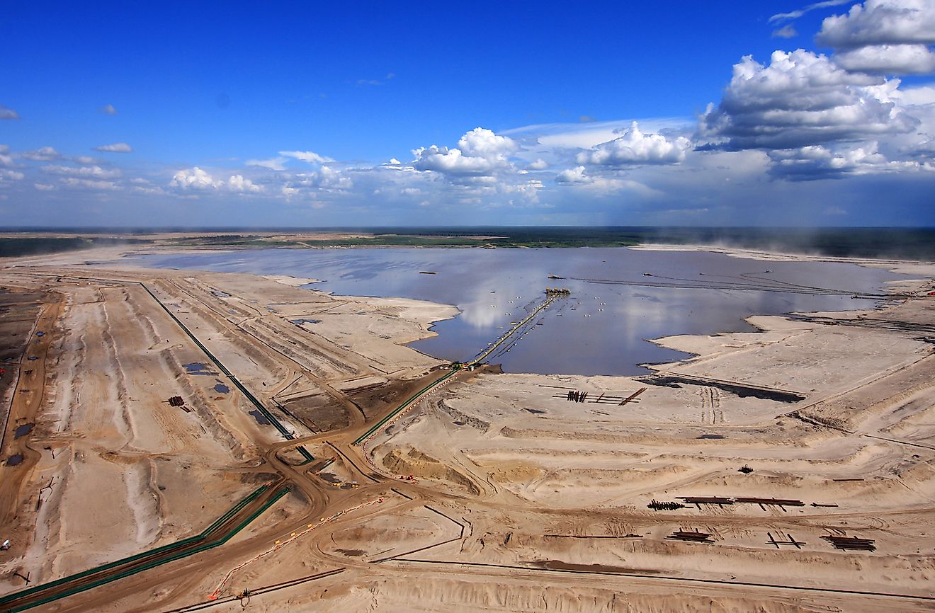 Oilsands tailings pond north of Fort McMurray, Alberta. Image credit: Donny Ash/Shutterstock.com