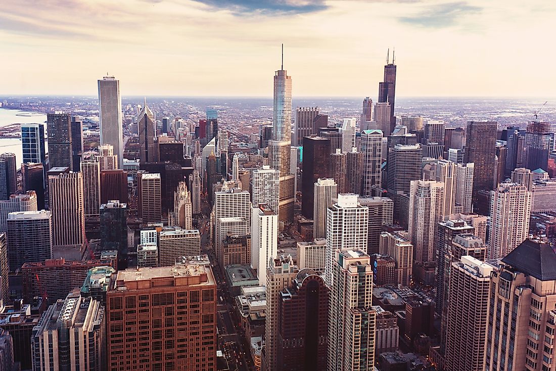 The sprawling urban landscape of Chicago offers many tourist activities. 