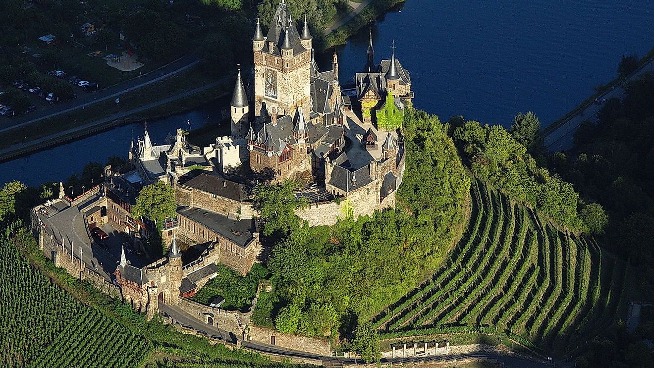 The spectacular Reichsburg Cochem castle in Germany. Image credit: Wolkenkratzer/Wikimedia.org
