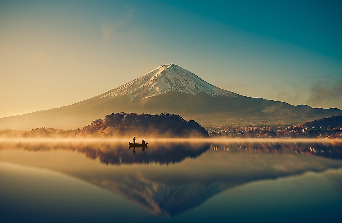 Mount Fuji at Lake Kawaguchiko, Chūbu region, Japan. 