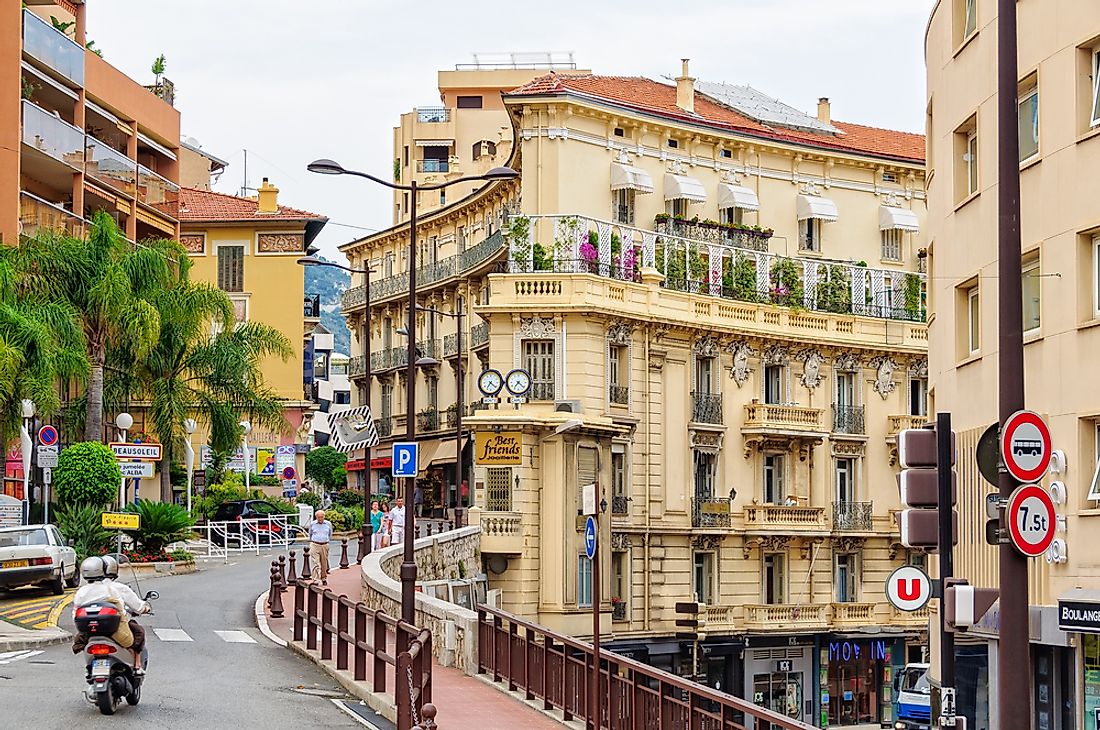 Border of Monaco and France on Rue des Iris. Editorial credit: lkonya / Shutterstock.com