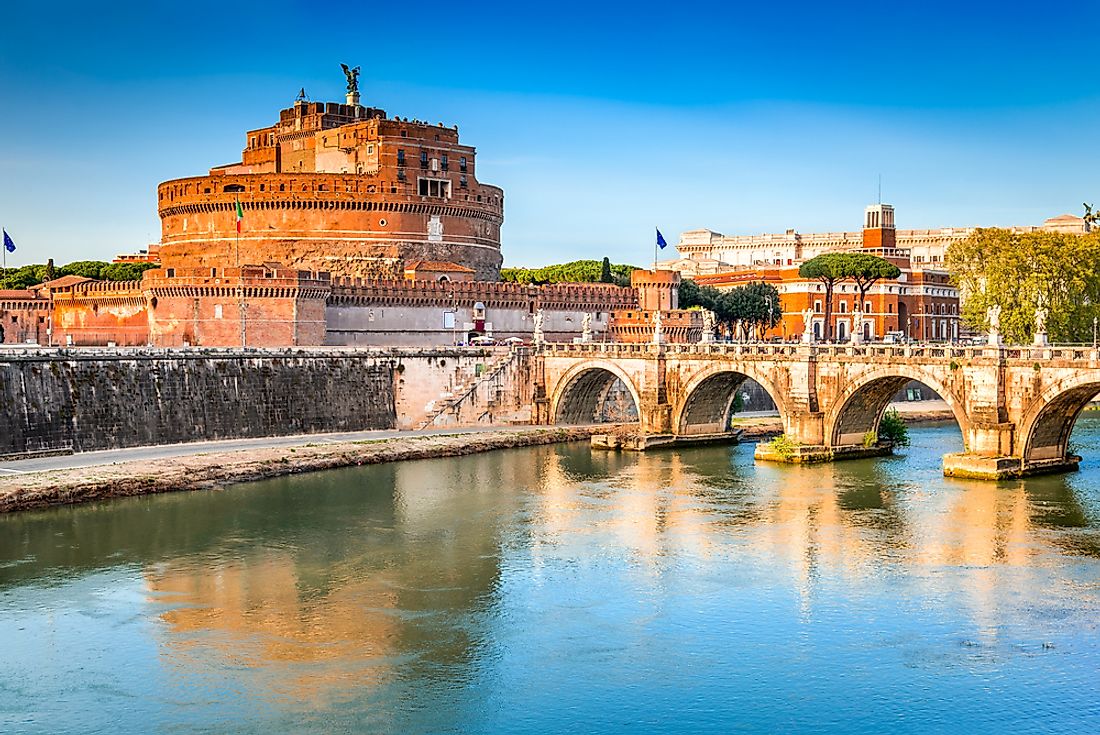 Rome's location on the Tiber River. Editorial credit: cge2010 / Shutterstock.com.
