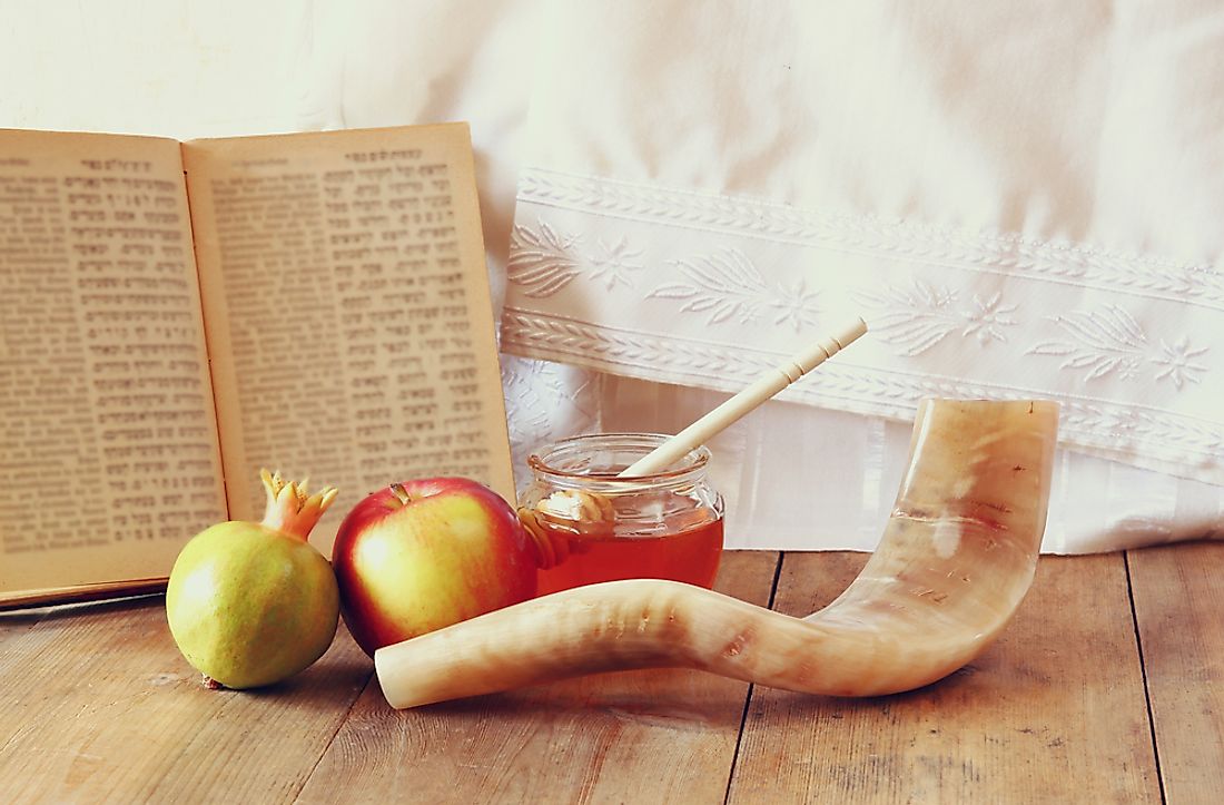 Honey, apples, and pomegranates are eaten to celebrate Rosh Hashanah. 