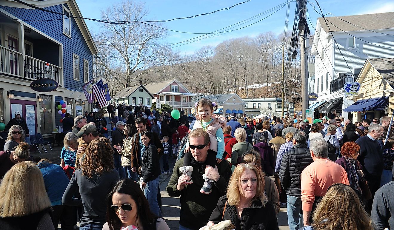 People gather for a Winter Festival in Chester, Connecticut. Editorial credit: Joe Tabacca / Shutterstock.com