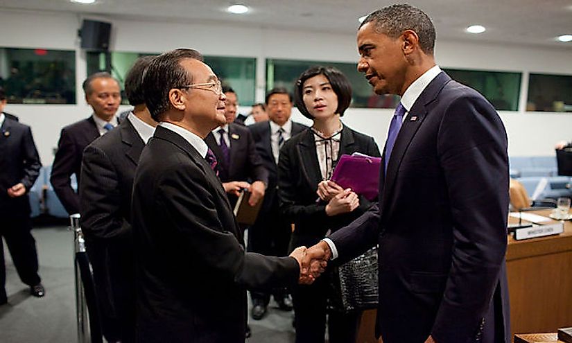 Former President Barack Obama greets Former Chinese Premier Wen Jiabao after a bilateral meeting at the UN.