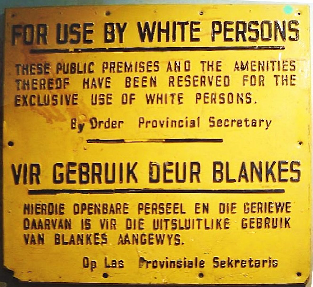 Sign from the Apartheid era in South Africa: Image credit: Dewet/Public domain