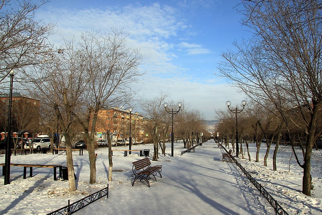 A street un Ulan-Ude in the winter. 