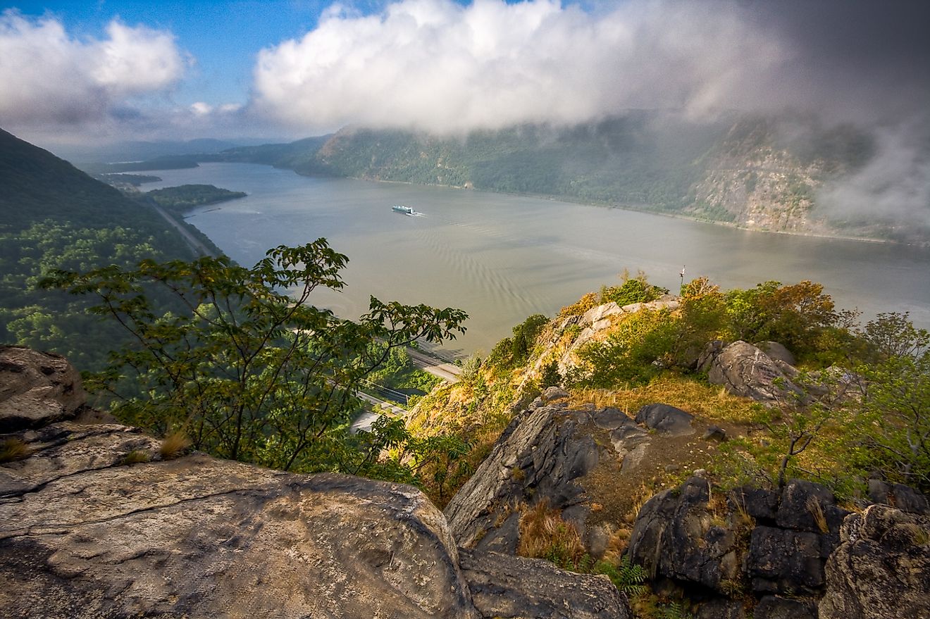 Breakneck Ridge is a popular scramble in the Hudson Highlands in New York. Image credit: Jeffrey Pang from Madison, NJ, USA/Wikimedia.org