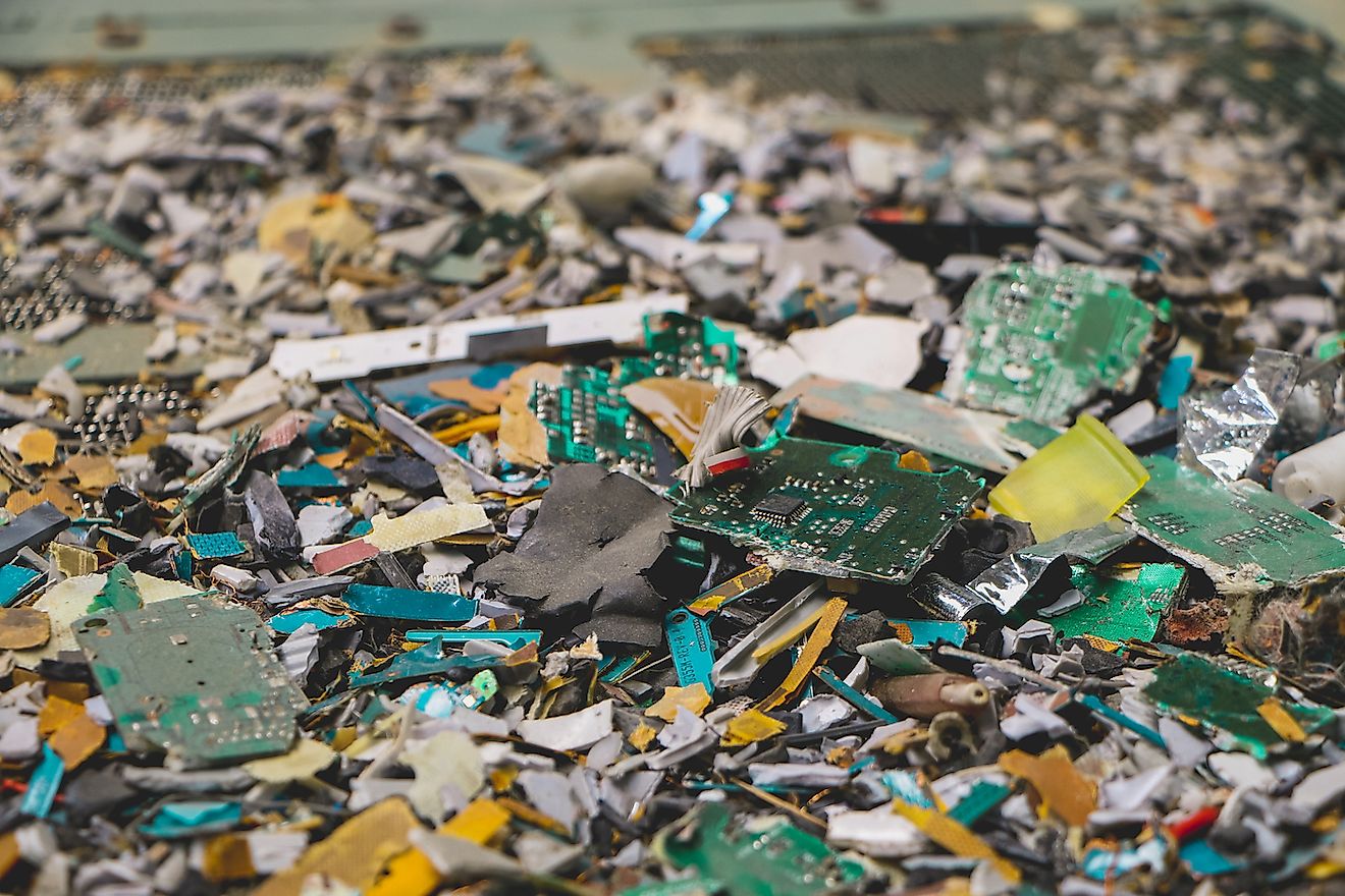 E-waste pile up. Image credit: LeoKleemann/Shutterstock.com