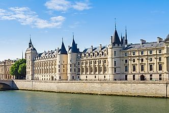 Architectural Buildings of the World: Conciergerie