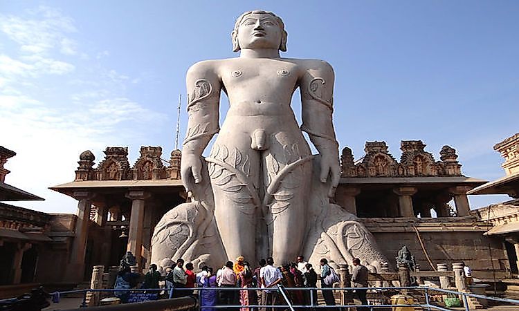 #6 The Monolithic Gomateshwara Statue In Karnataka -