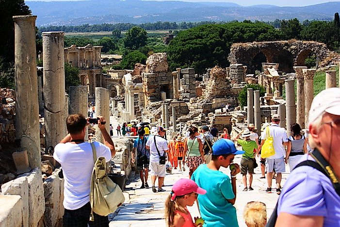 Tourists Return to Turkey