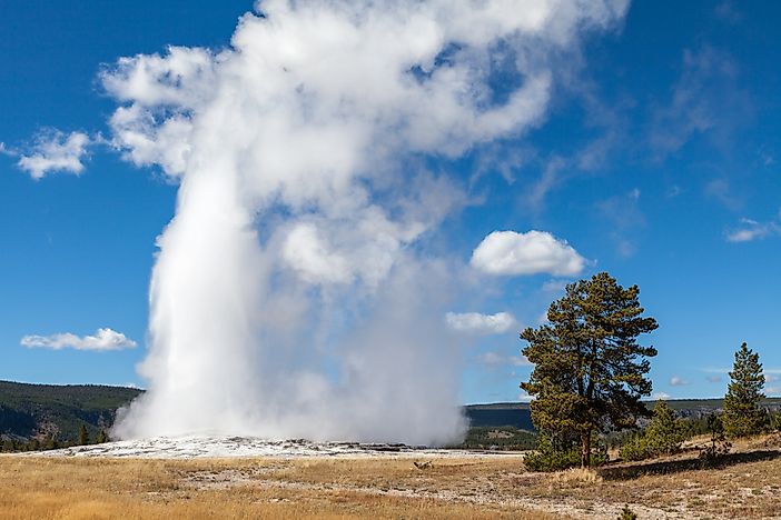 Yellowstone National Park: Unique Places around the World