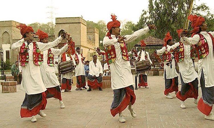 #8 Panche or Lungi -