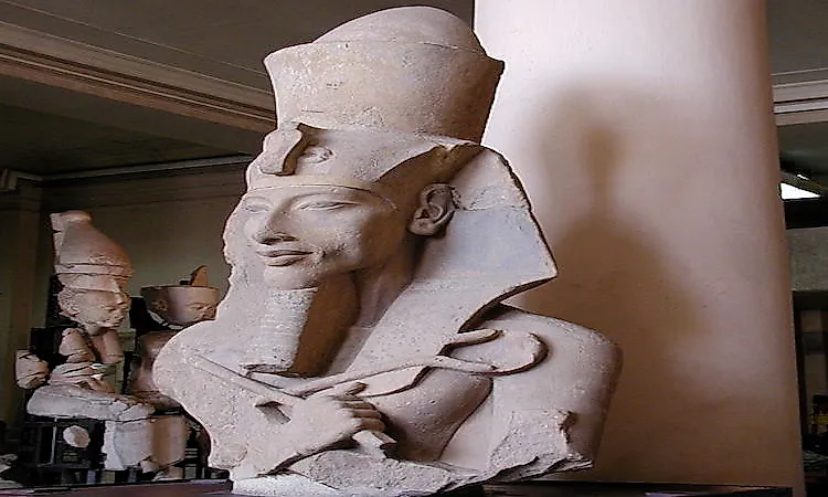 #8 Akhenaten -
