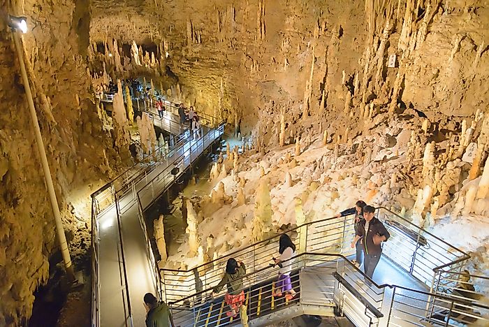 Gyokusendo Cave, Japan - Unique Places around the World