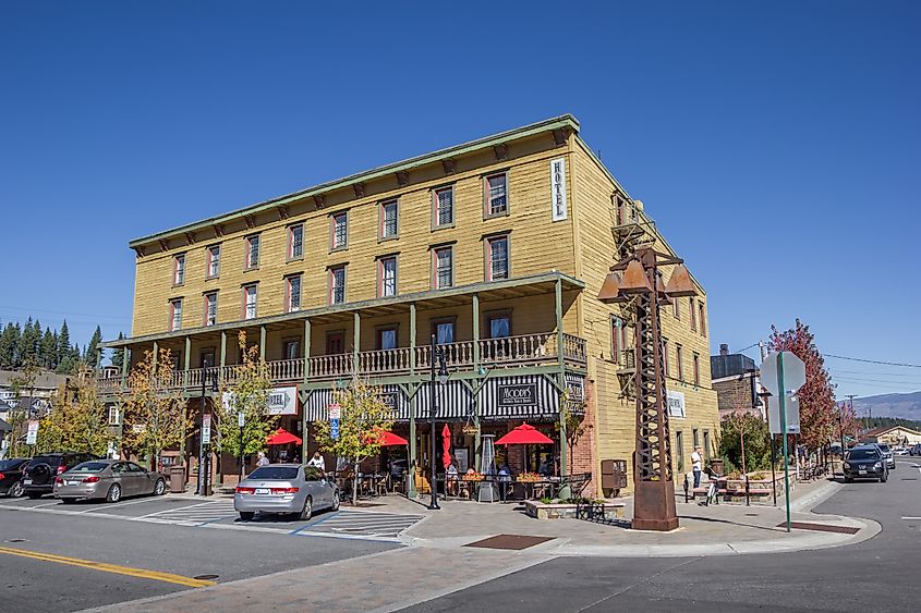 Hotel in Main street Truckee, California, USA. Editorial credit: Marc Venema / Shutterstock.com