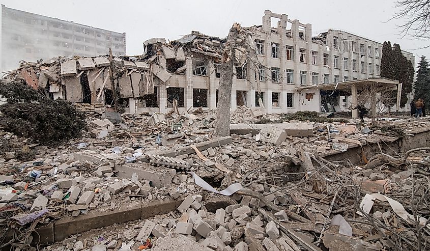 Russia's war against Ukraine, a Russian bomb hit the school.