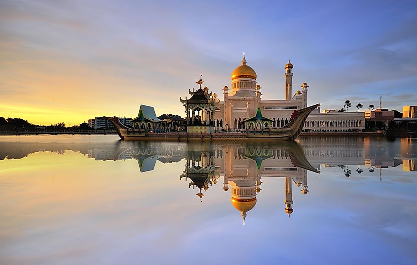 Reflection of Sultan Omar Ali Saifudding Mosque, Brunei, Southeast Asia. Image used under license from Shutterstock.com.
