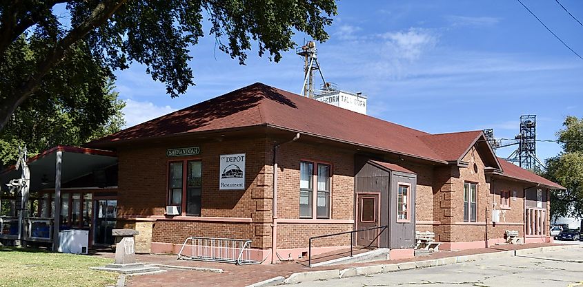 A view of the Wabash Combination Depot in Shenandoah.