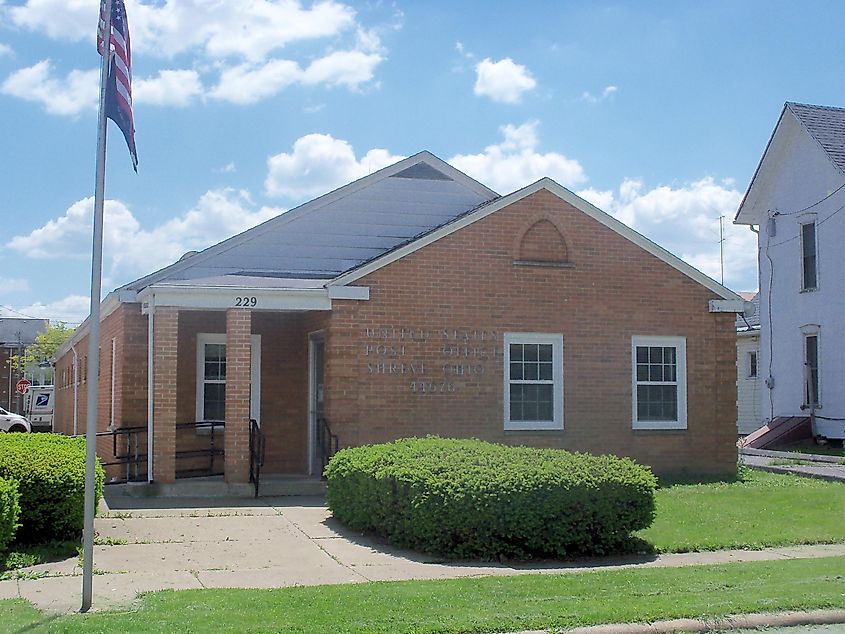 Front view of the Shreve Post Office on Jones Street in Shreve, Ohio. 