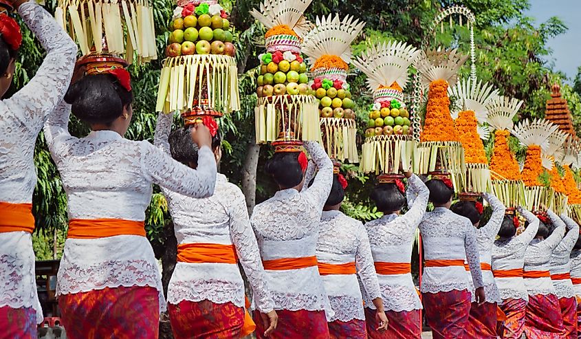 Balinese women in Hindu ceremony, Bali island, Indonesia