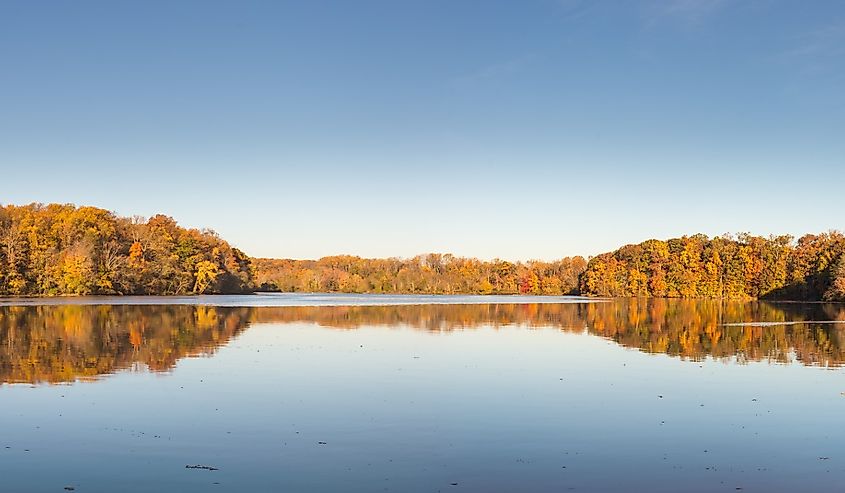 Fall colors at Lake Accotink