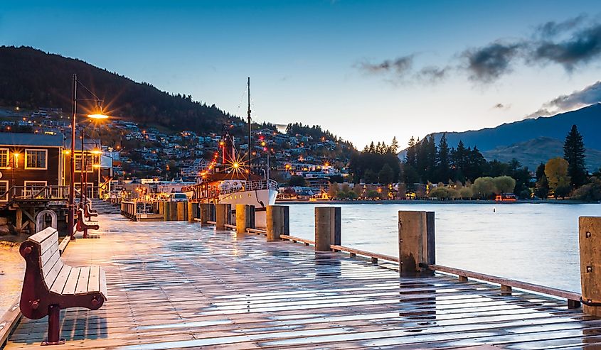 Lake Wakatipu at twilight, Queenstown, New Zealand