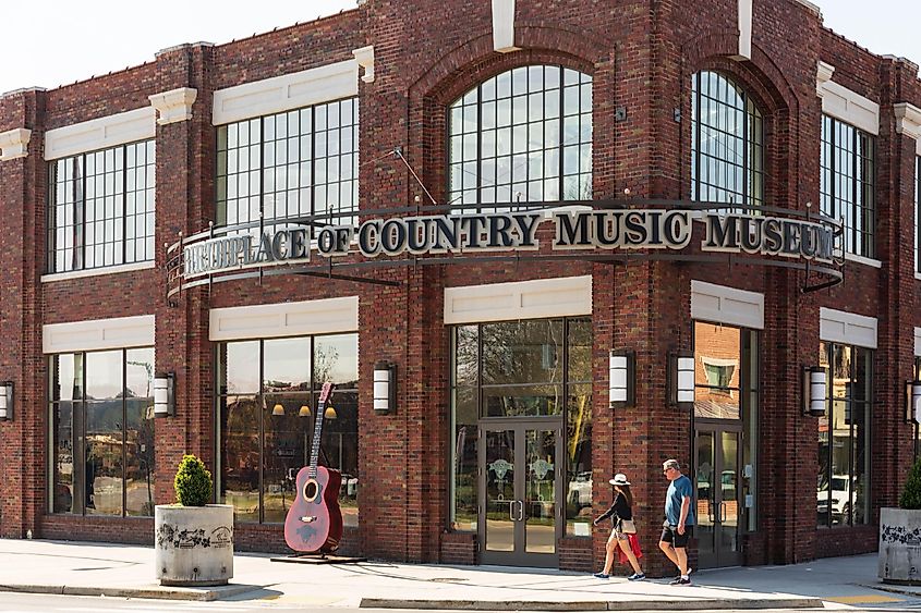 The front exterior of the "Birthplace of Country Music Museum", in downtown. Editorial credit: Nolichuckyjake / Shutterstock.com