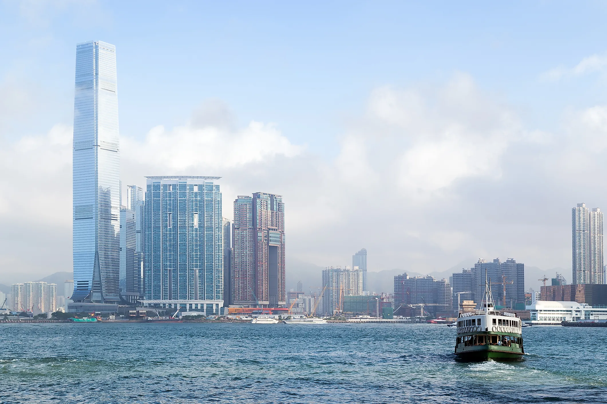 #10 International Commerce Centre, Hong Kong - 1588 Feet 