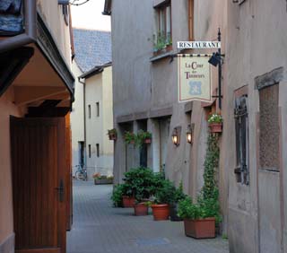 narrow street france