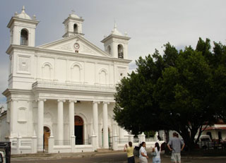 Iglesia Suchitoto