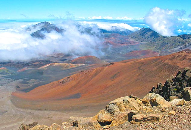 halealaka crater hawaii