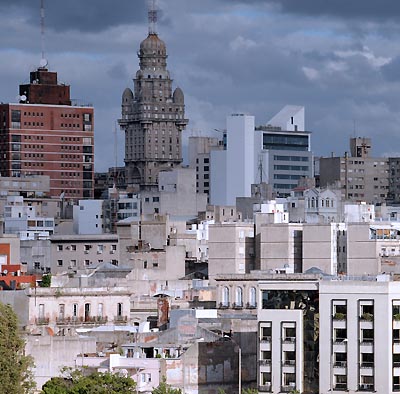 montevideo skyline